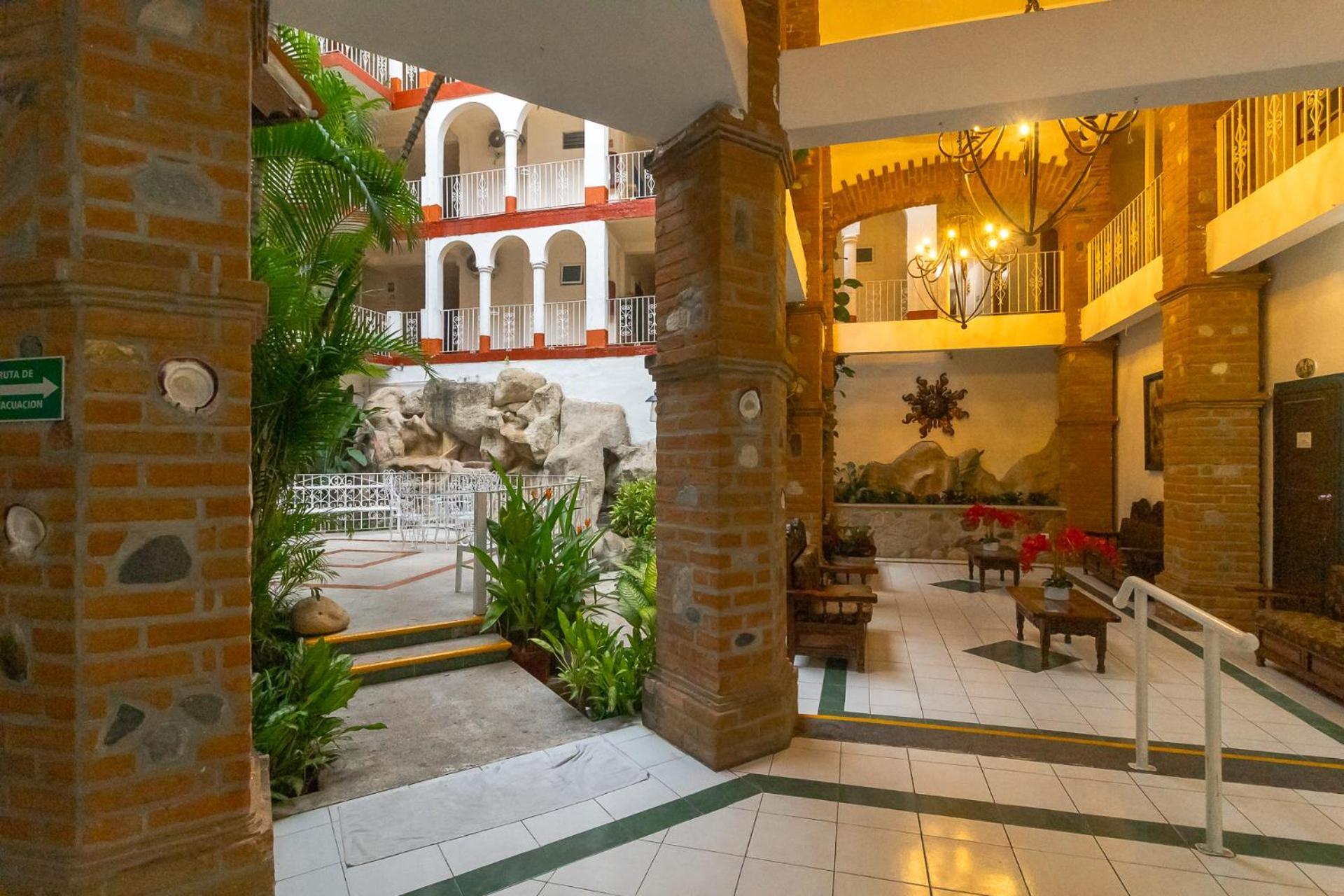 Hotel Encino Malecon Centro Пуерто-Вальярта Екстер'єр фото