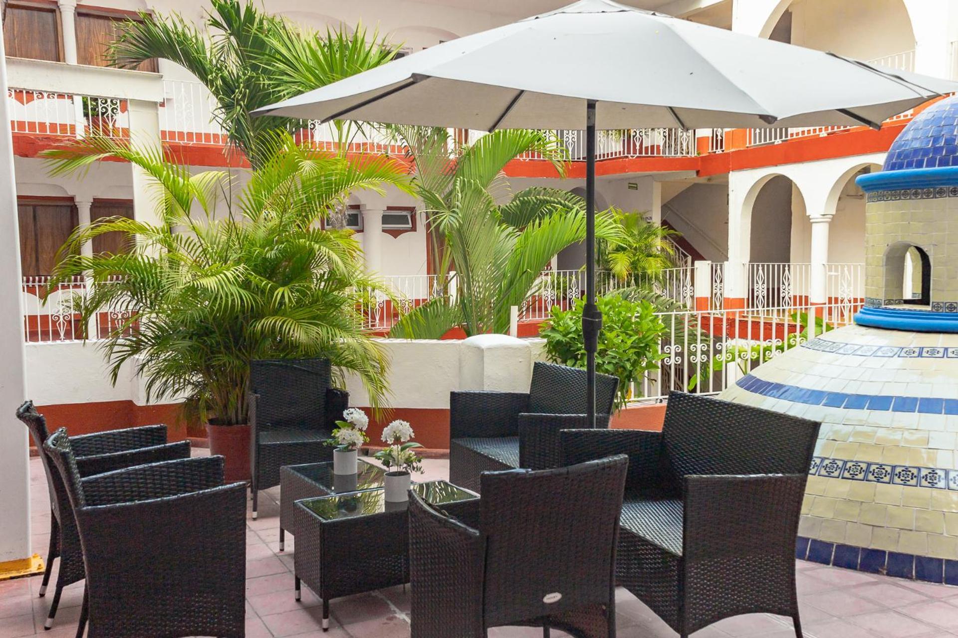 Hotel Encino Malecon Centro Пуерто-Вальярта Екстер'єр фото