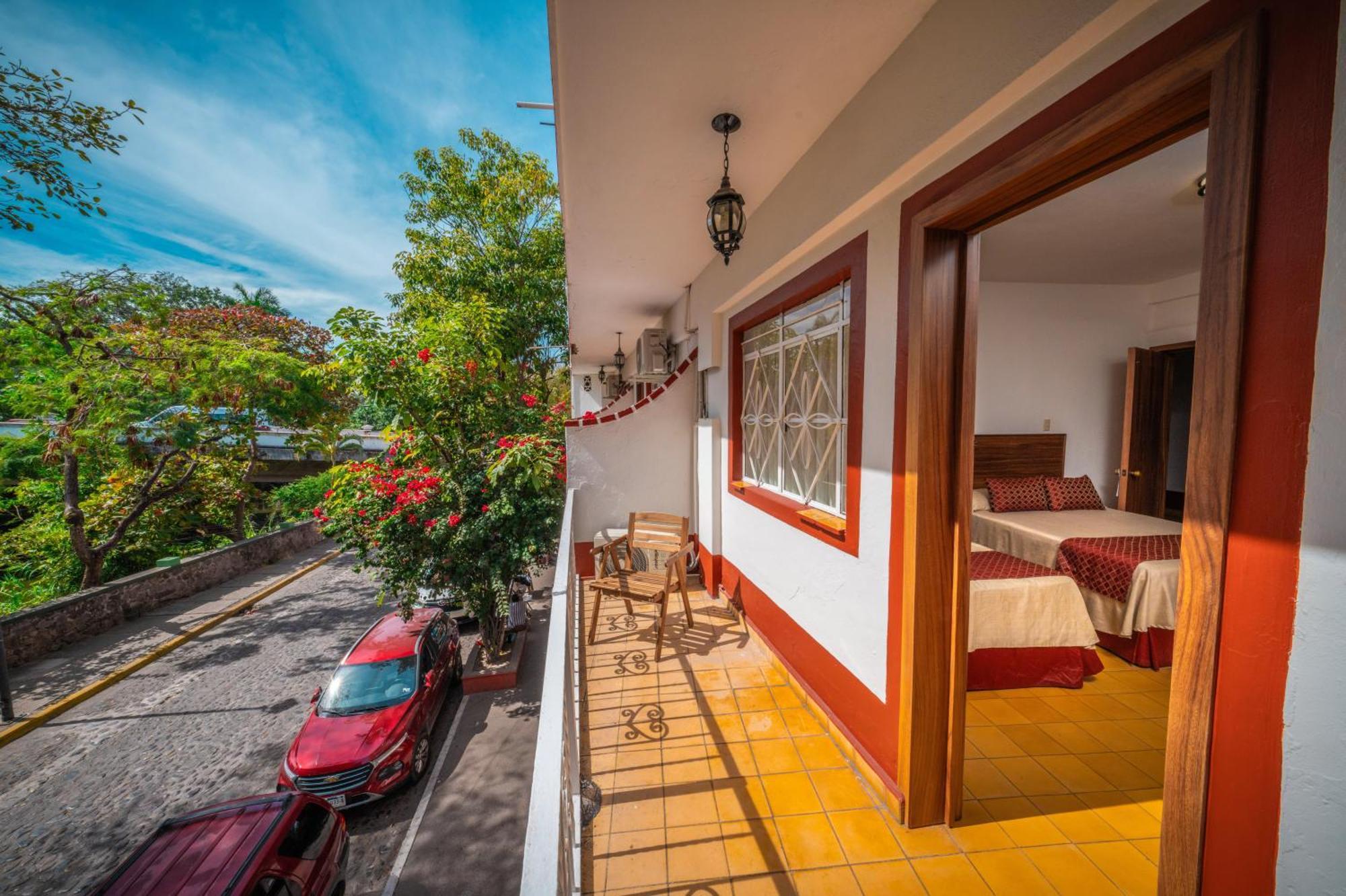 Hotel Encino Malecon Centro Пуерто-Вальярта Номер фото