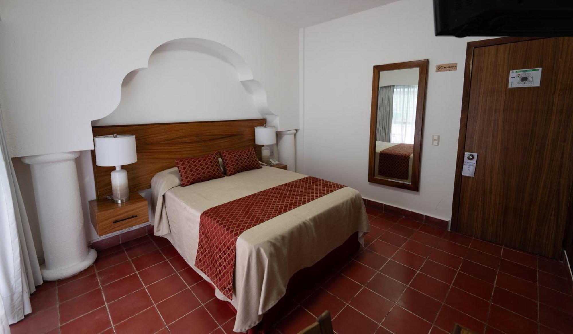 Hotel Encino Malecon Centro Пуерто-Вальярта Номер фото
