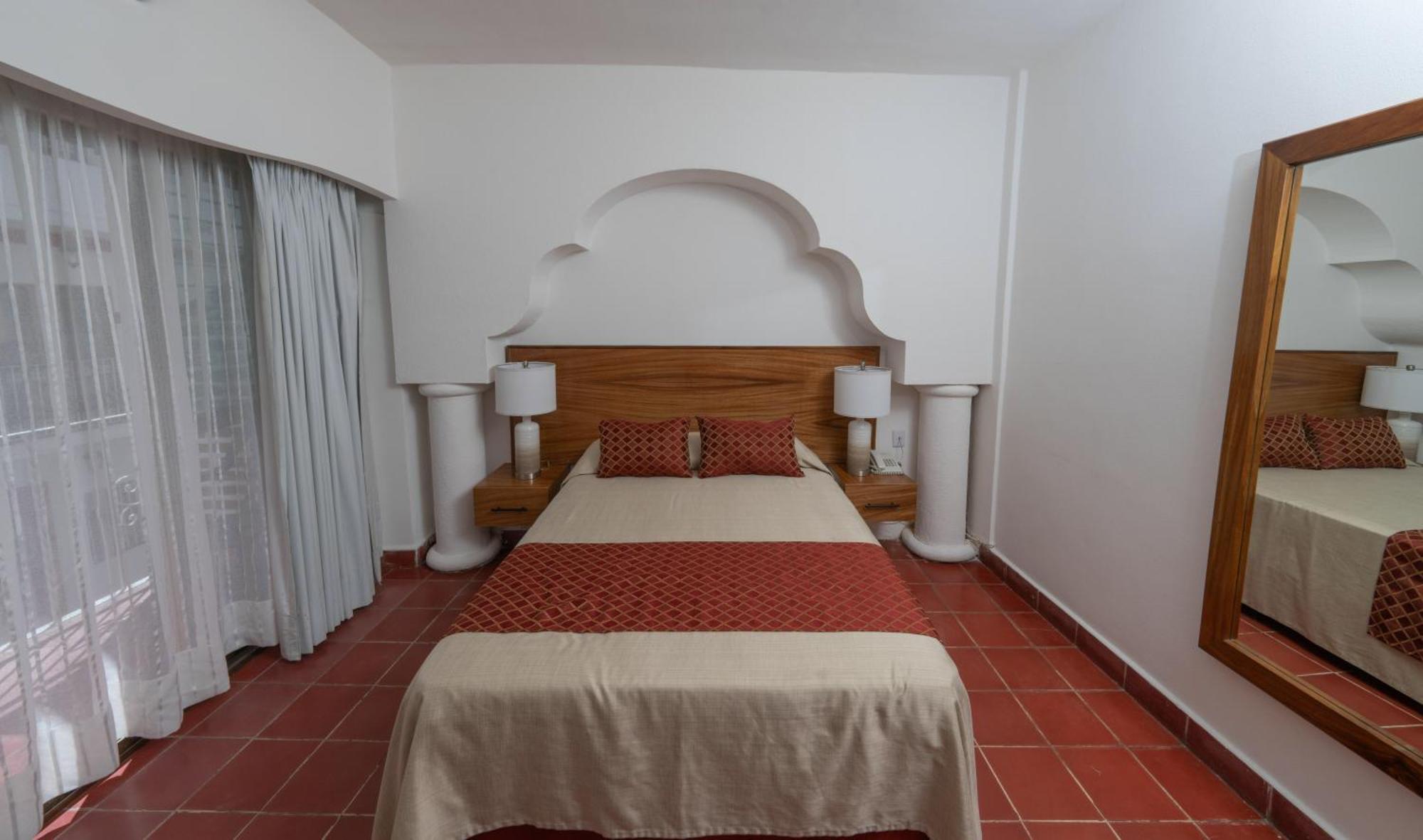 Hotel Encino Malecon Centro Пуерто-Вальярта Номер фото