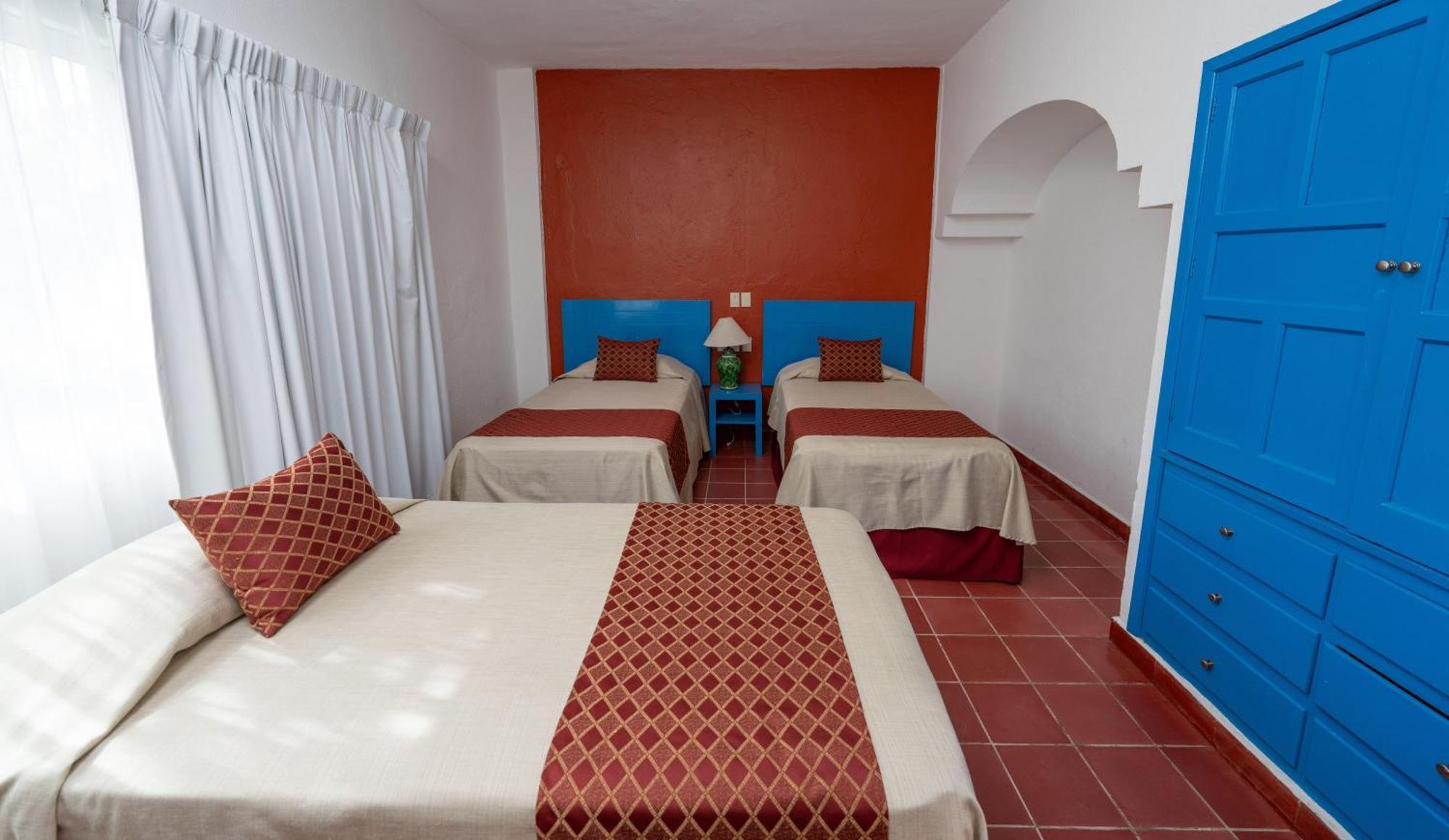 Hotel Encino Malecon Centro Пуерто-Вальярта Номер фото