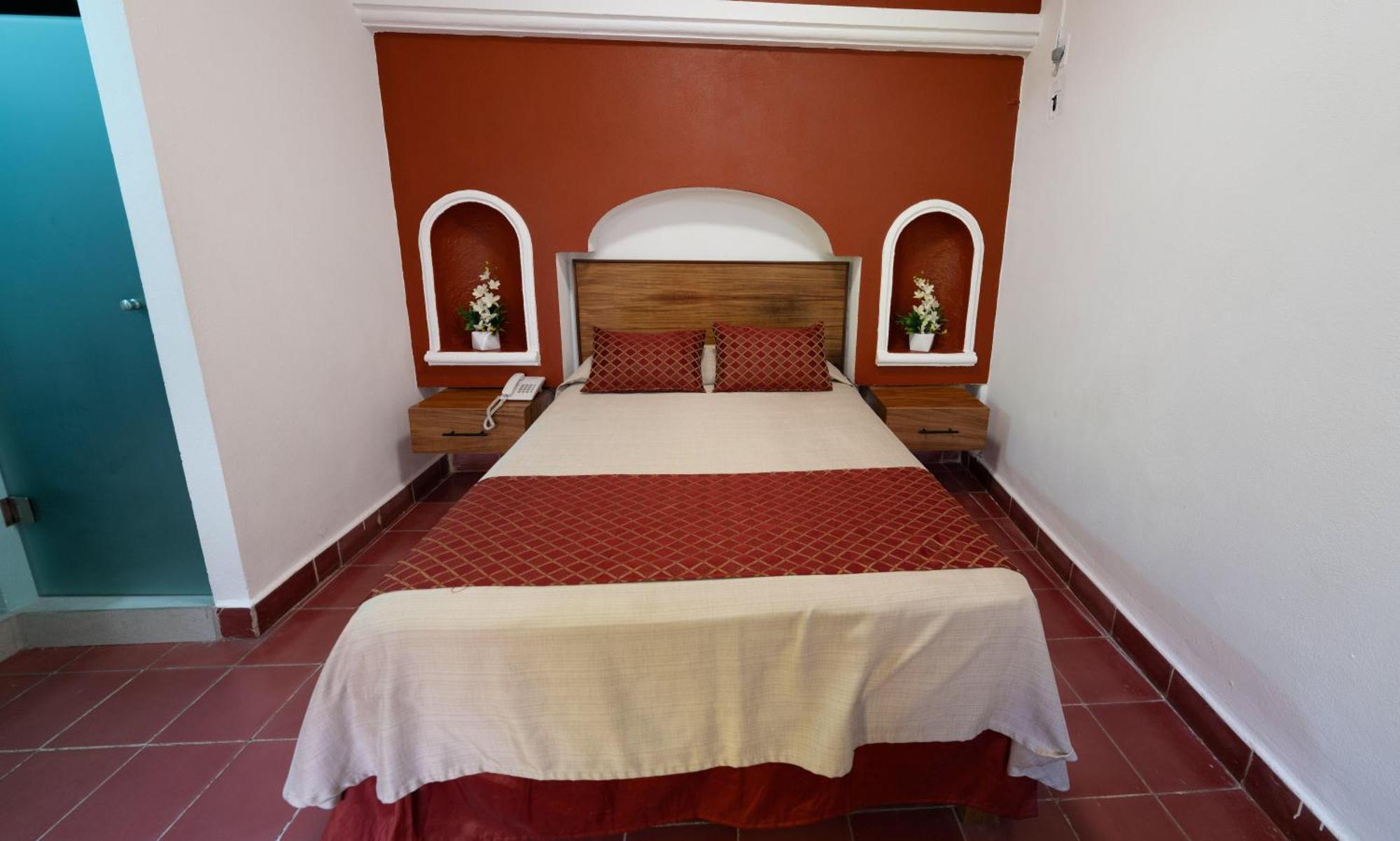 Hotel Encino Malecon Centro Пуерто-Вальярта Номер фото