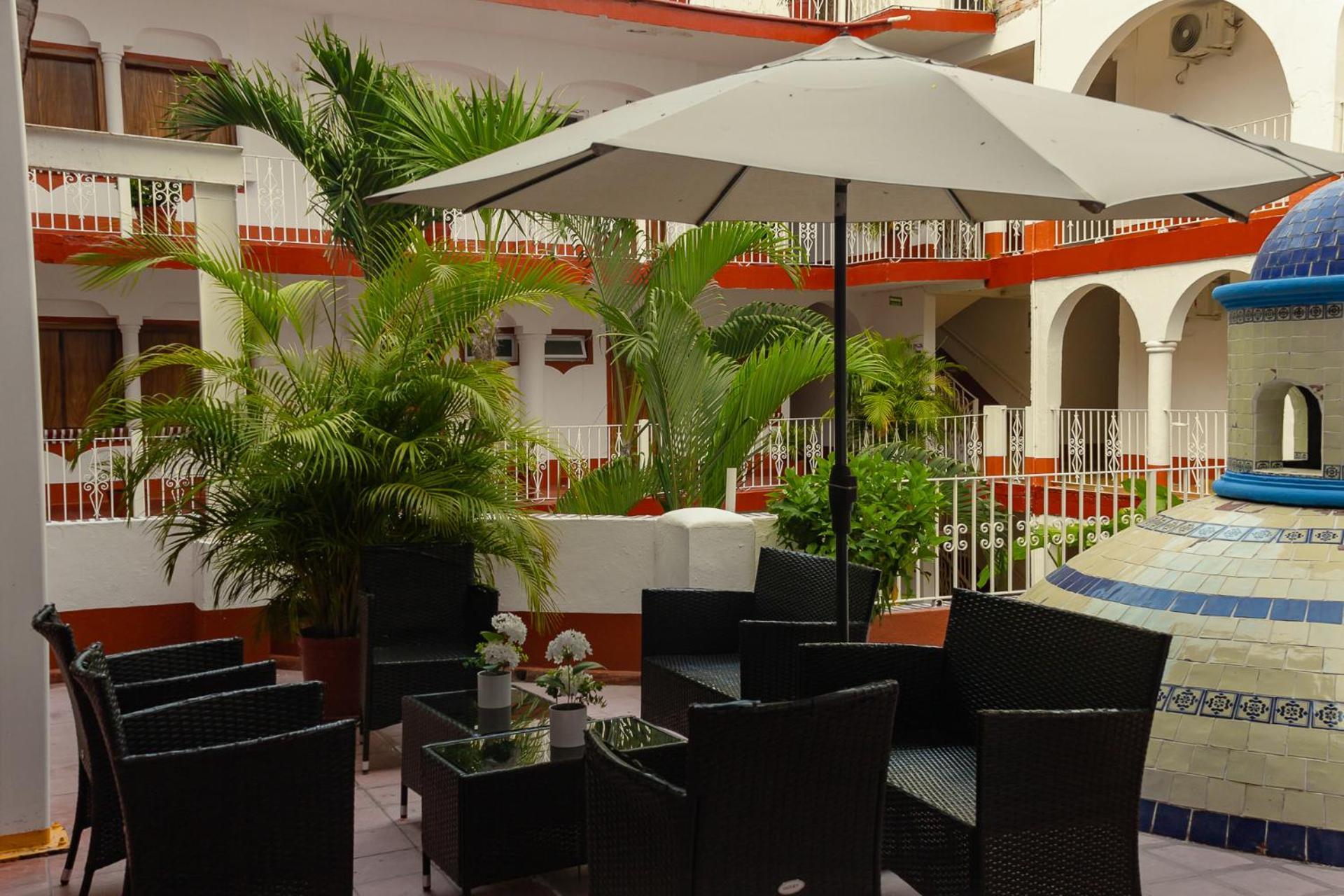 Hotel Encino Malecon Centro Пуерто-Вальярта Екстер'єр фото